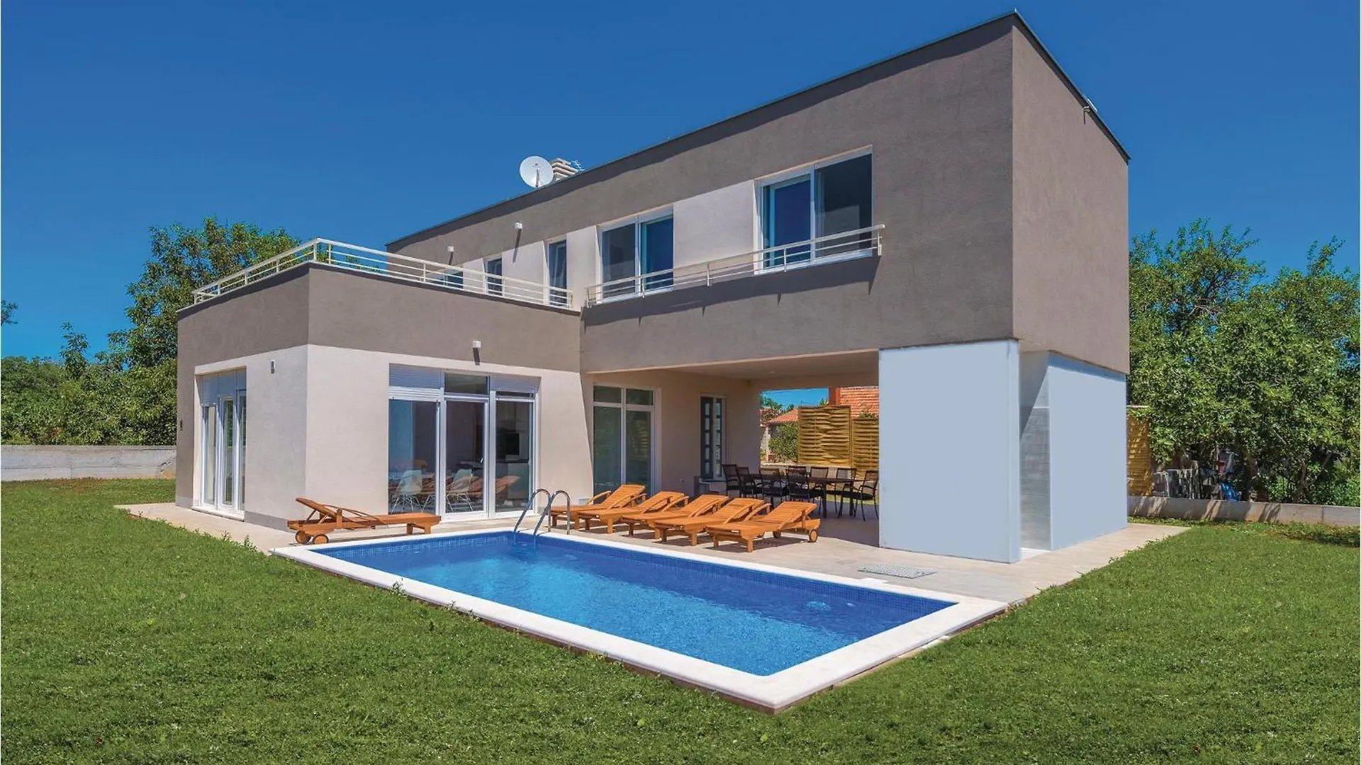 Awesome Home In Kozino With Kitchen